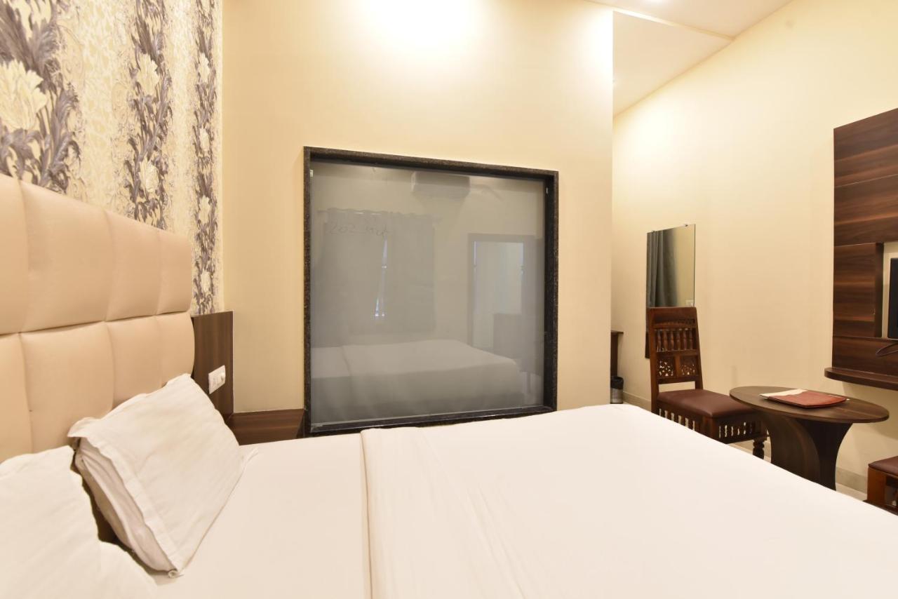 Hotel Dosa Plaza Udaipur Buitenkant foto