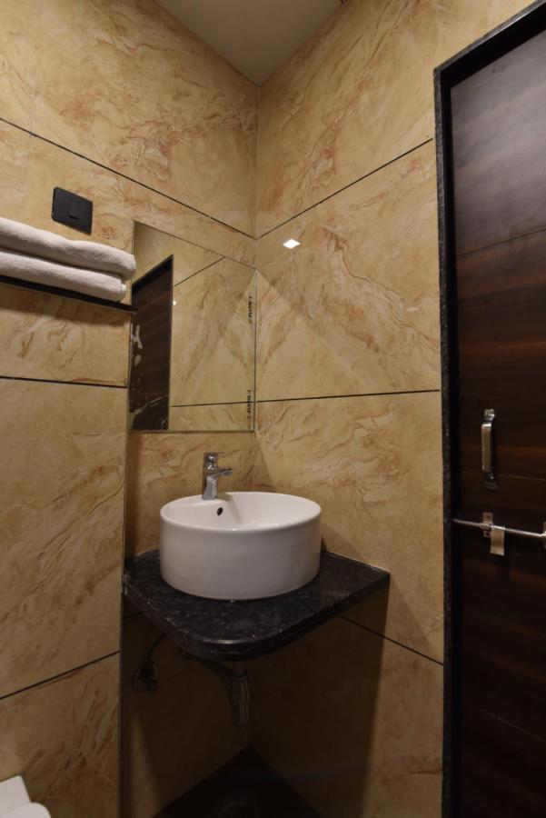Hotel Dosa Plaza Udaipur Buitenkant foto