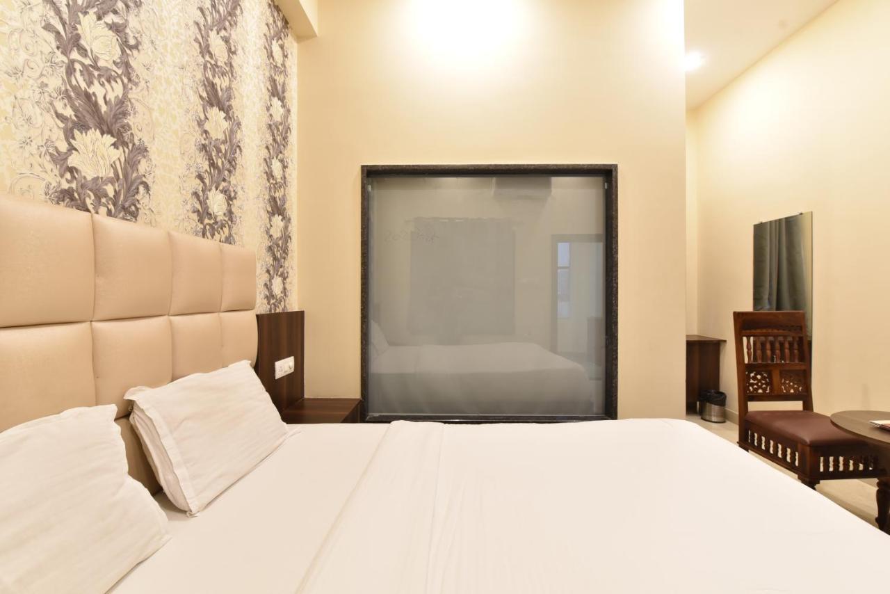 Hotel Dosa Plaza Udaipur Buitenkant foto